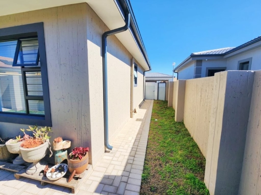 2 Bedroom Property for Sale in Dana Bay Western Cape
